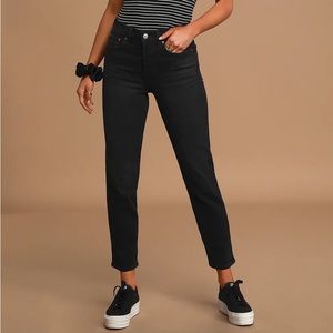 Levi’s Wedgie Icon Fit Black High-Rise Cropped Jeans